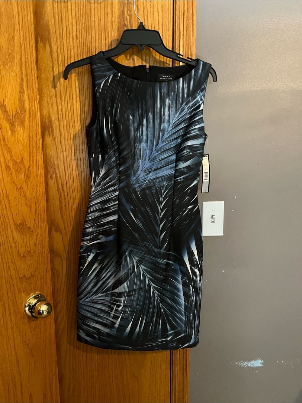 Tahari ASL Black and Blue Palm-Print Sheath Dress